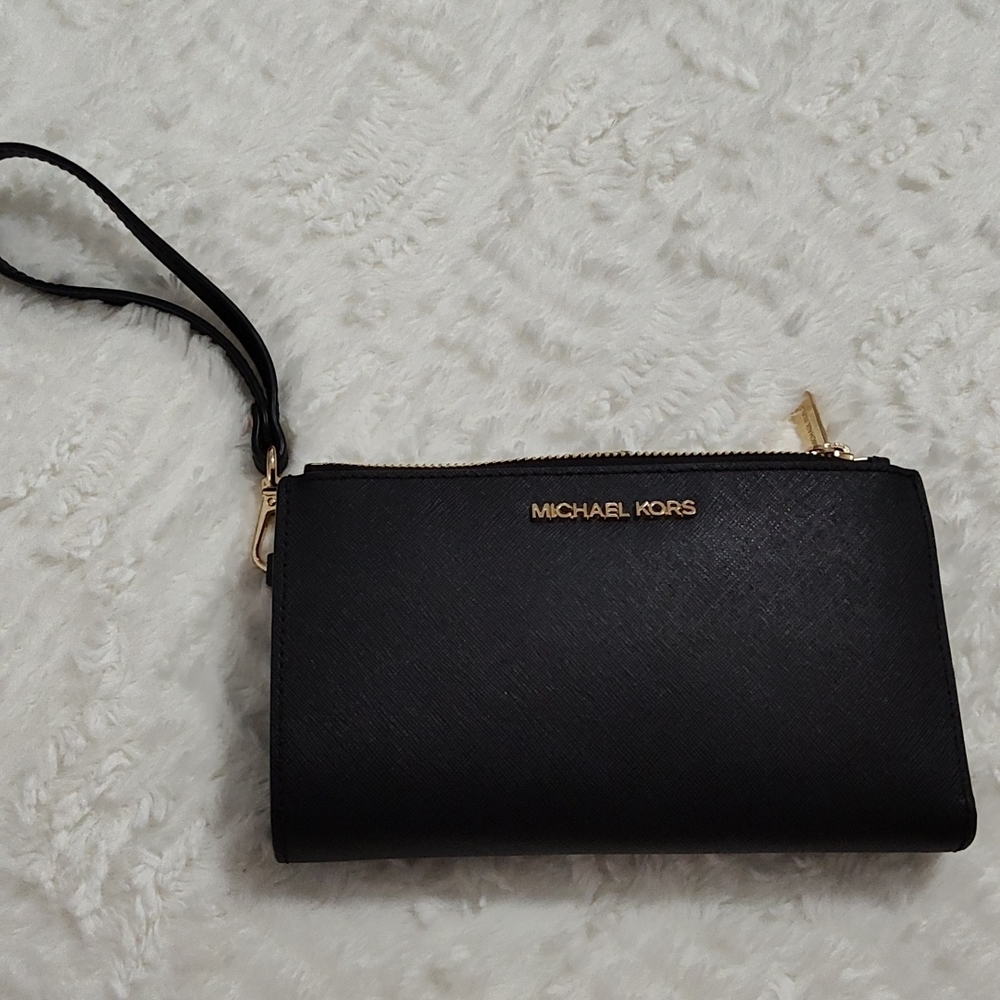 Michael Kors Adele Leather Smartphone wallet